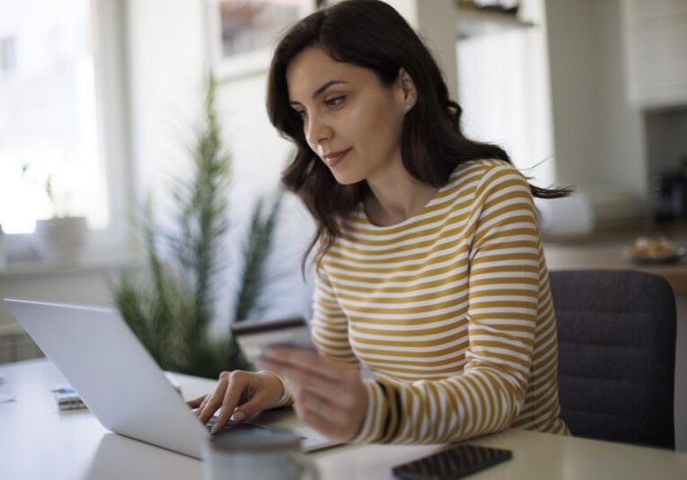 Corporate card vs prepaid card