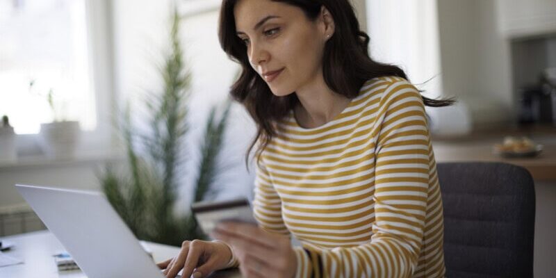 Corporate card vs prepaid card