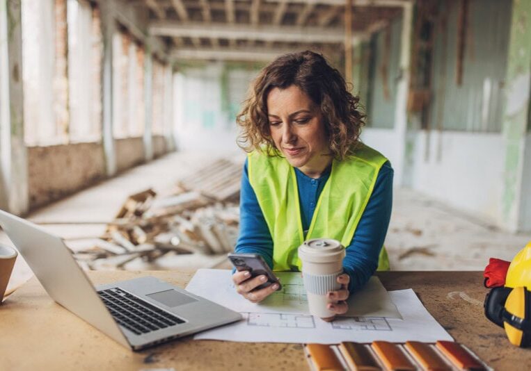 What type of corporate card do distributed teams actually need